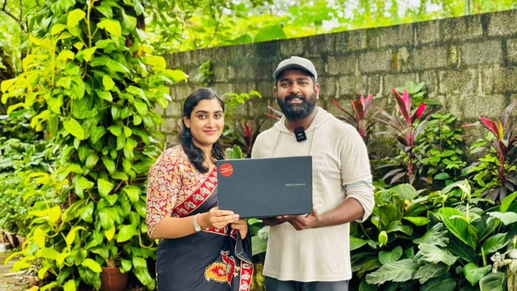 Shaeza Mariyem Paravakkal with Youtube Vlogger Ashraf Excel on soft launch of mindvibe